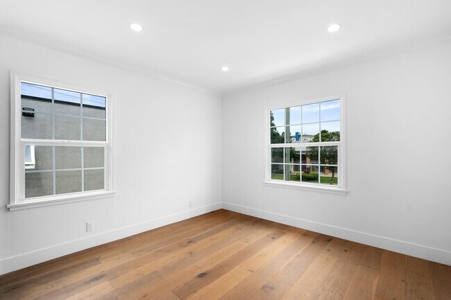 Foto del edificio - 5236 W Olympic Blvd