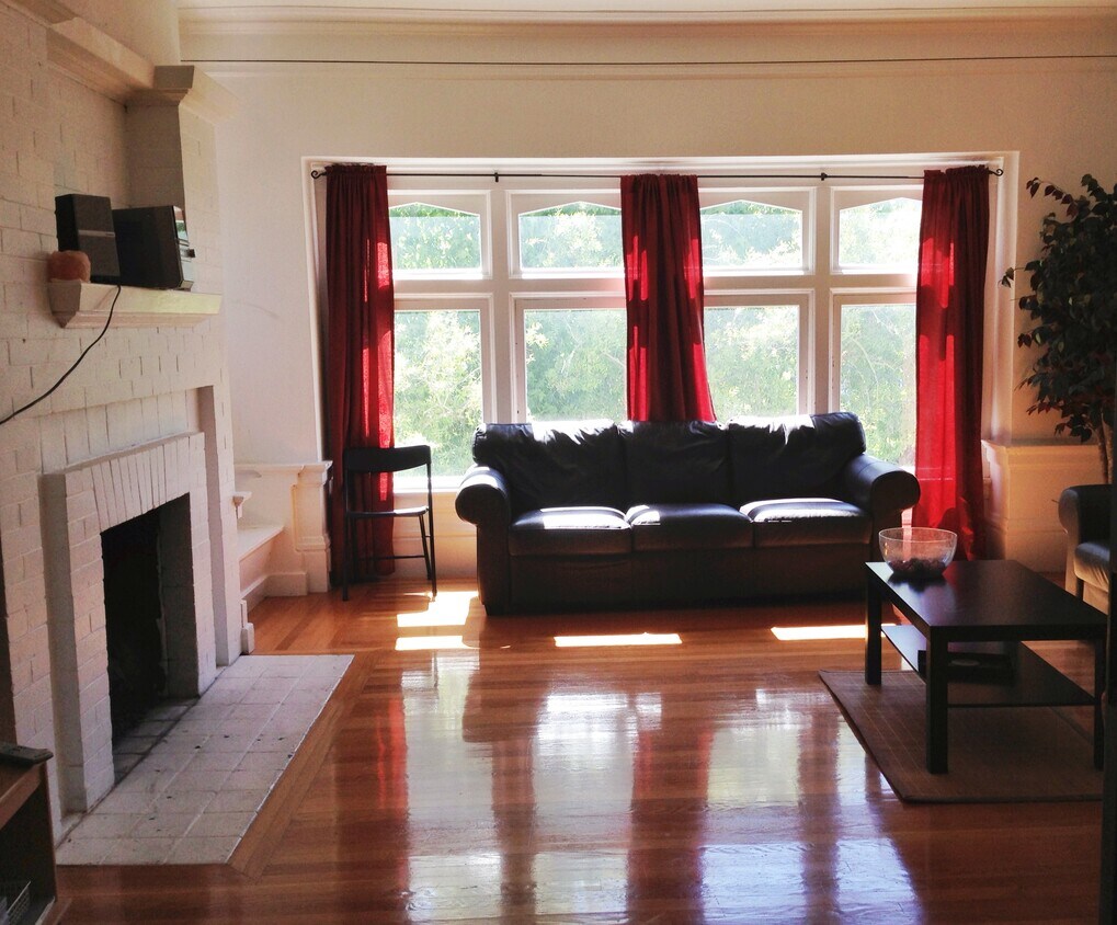 Primary Photo - 536 10th Ave