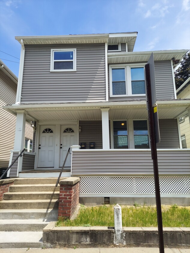 Primary Photo - 78 Dewey St