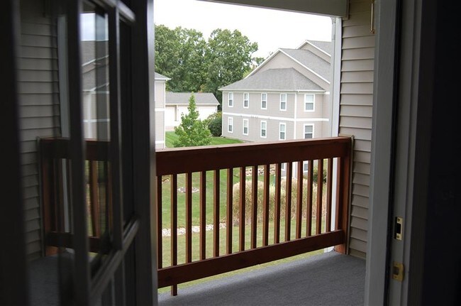 Foto del edificio - 1388 Heatherwood Ln