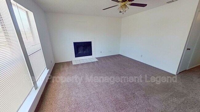 Building Photo - 151 Allencrest Dr