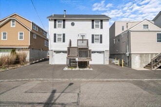 Building Photo - 852 S Walnut St