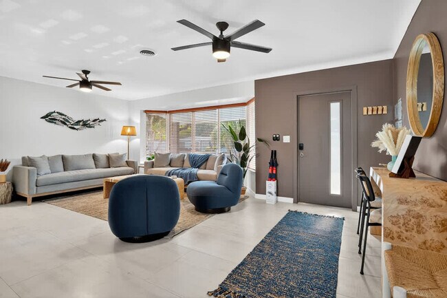 Foto del edificio - 5760 NE 18th Ave