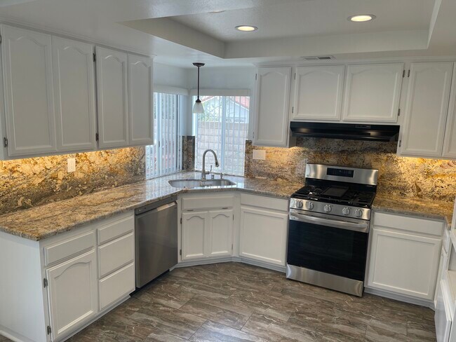 Building Photo - 12130 Falcon Crest Way