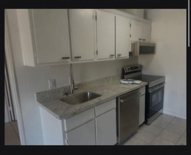 Building Photo - 6760 Prutzman Rd