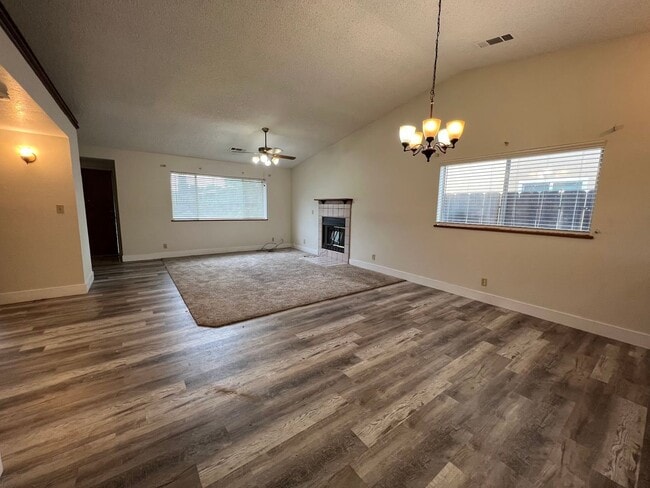 Foto del edificio - 2 Bed 2 Bath Home