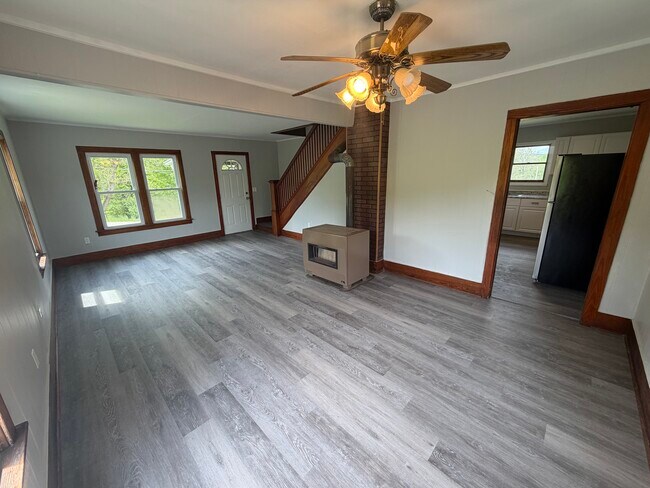 Foto del edificio - 944 Broughton Rd