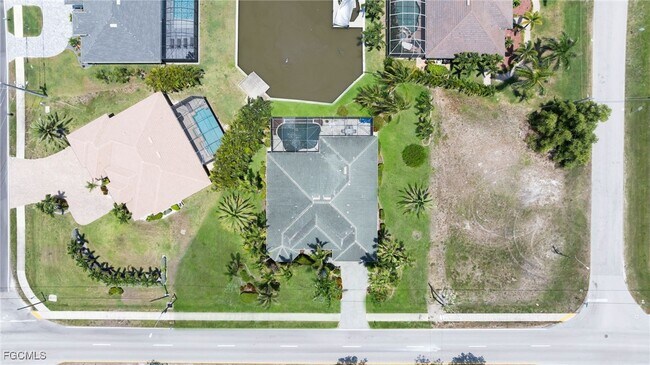 Building Photo - 4009 Chiquita Blvd S