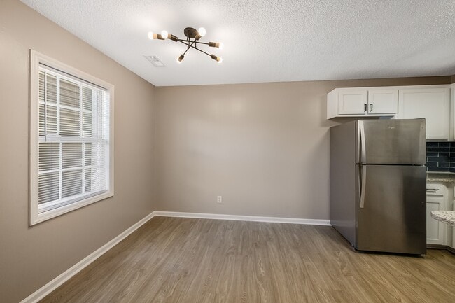 Building Photo - Spring Lake Apartments