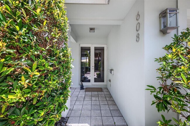 Foto del edificio - 608 SW 15th St