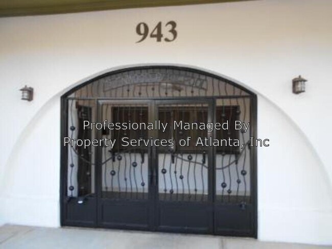 Building Photo - 943 N Ormewood Park Dr SE