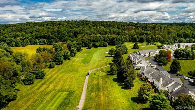 Building Photo - 64 Tee Ln