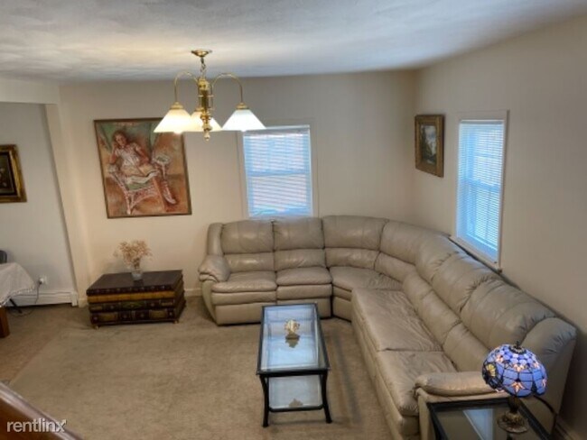 Building Photo - 4 br, 2 bath House - 300 Boylston St