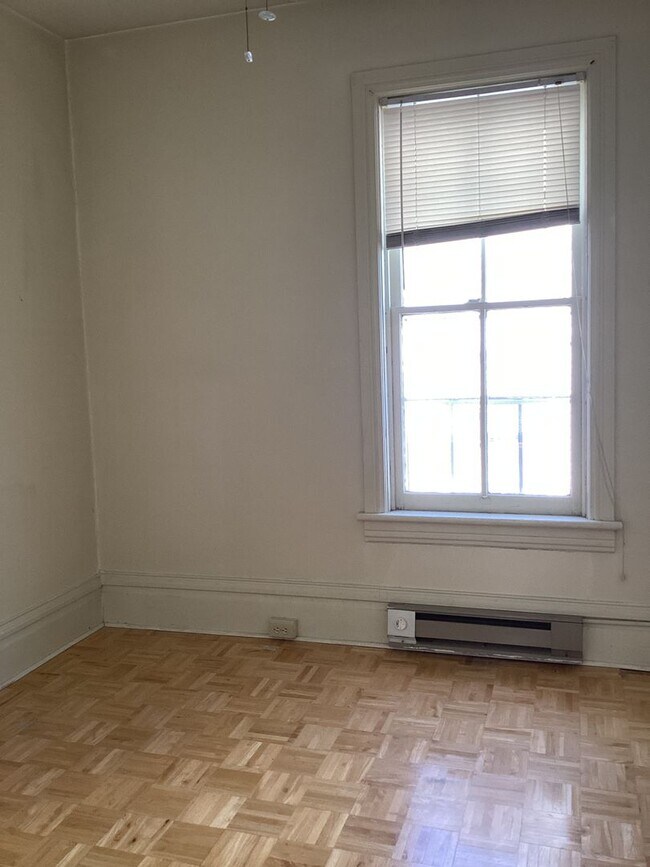 Foto del edificio - 236 W Second St Apt 1