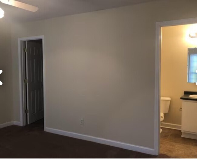 Foto del edificio - 807 King Arthur Dr