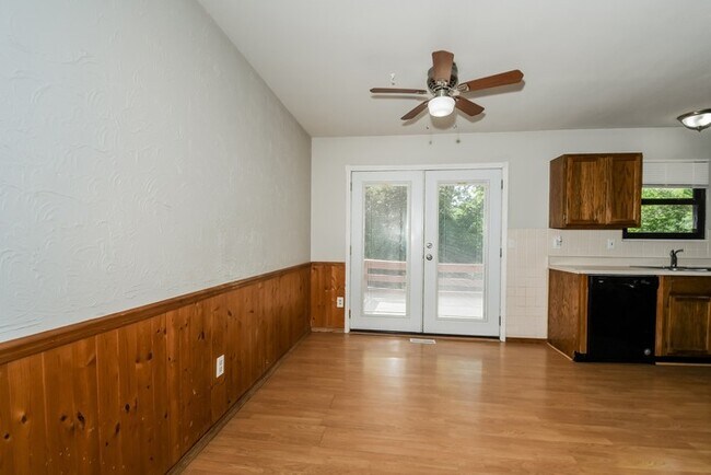 Building Photo - Beautiful Corner Lot in Imperial