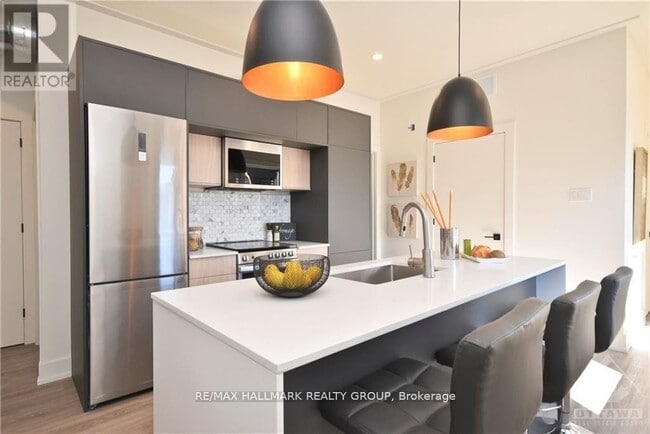 Building Photo - 368 Chapel St