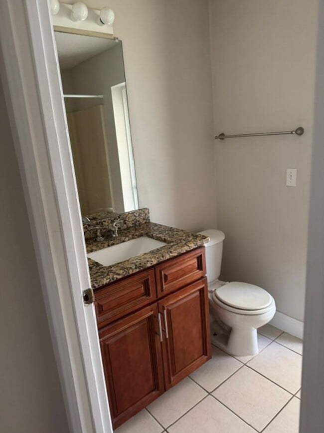 Building Photo - Palm Coast L-Section 4 BR 2 BA