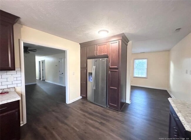 Building Photo - 1564 Rossmore Dr