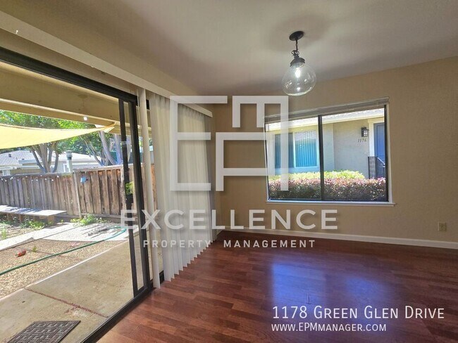 Foto del edificio - 1178 Green Glen Dr