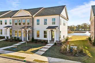 Building Photo - 213 Black Swann Rd