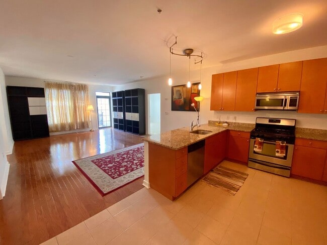 Foto del edificio - Charming 2Bedroom/2Bath Condo in Heart of ...