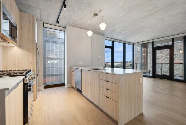 Foto del edificio - 1048 W Van Buren St