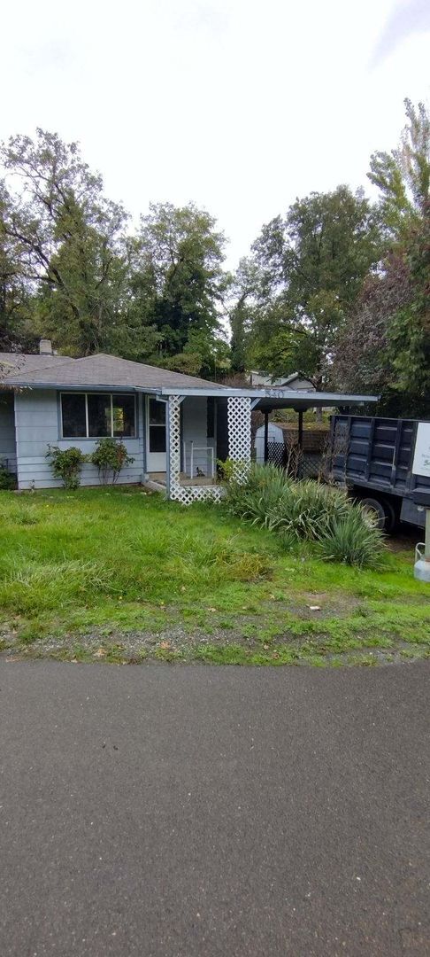 Building Photo - Cute 2-bedroom 1 bath home in Canyonville