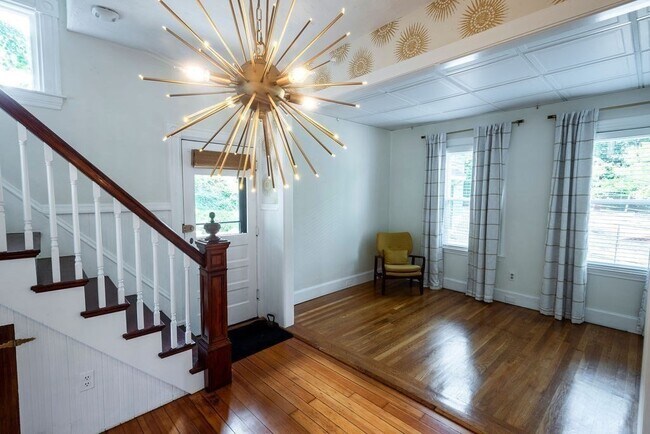 Foto del edificio - 74 Oakland St