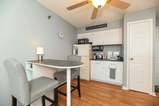 Building Photo - Hampton NH