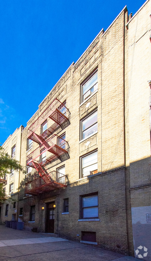 Building Photo - 27 Broadway Ter