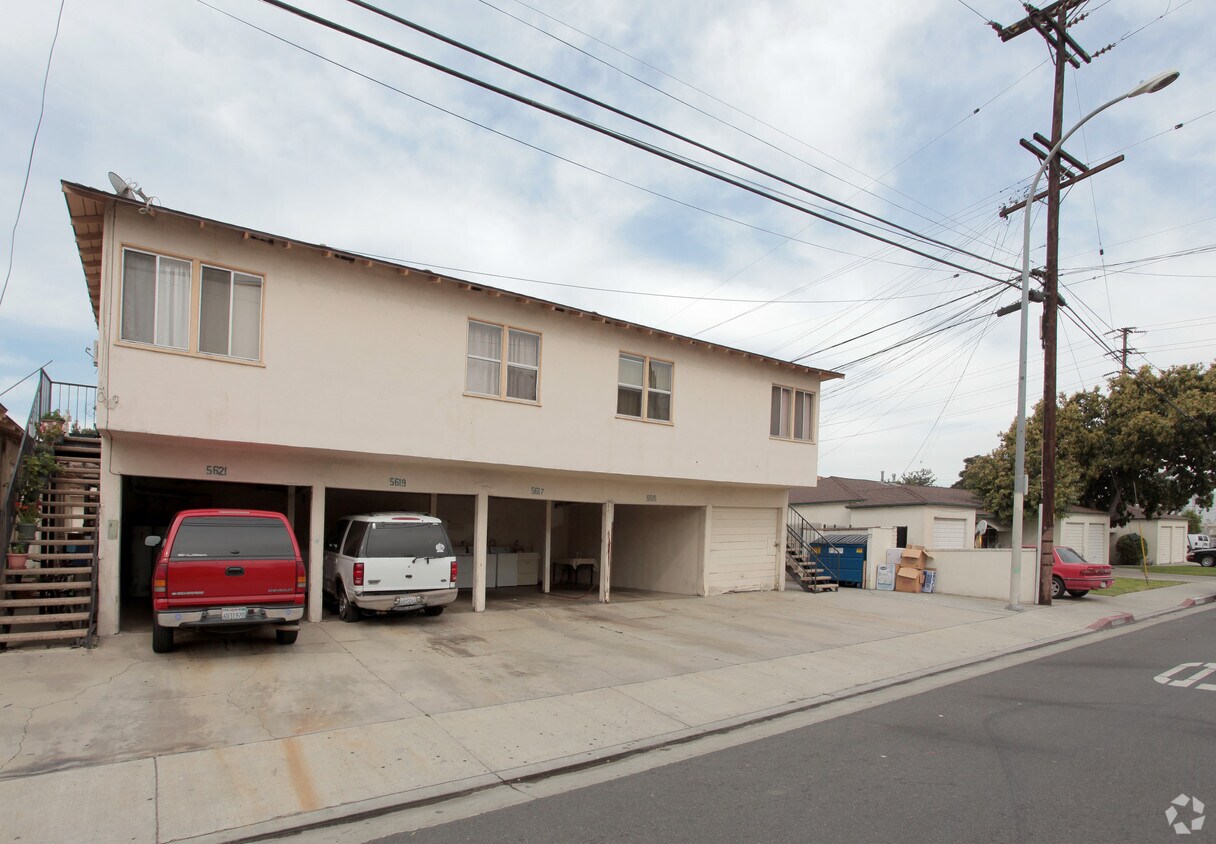 Foto del edificio - 5601-5621 Heliotrope Ave