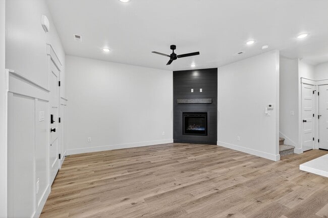 Building Photo - BRAND NEW 3 BED 2.5 BATH TOWNHOMES WITH 2 CAR GARAGE