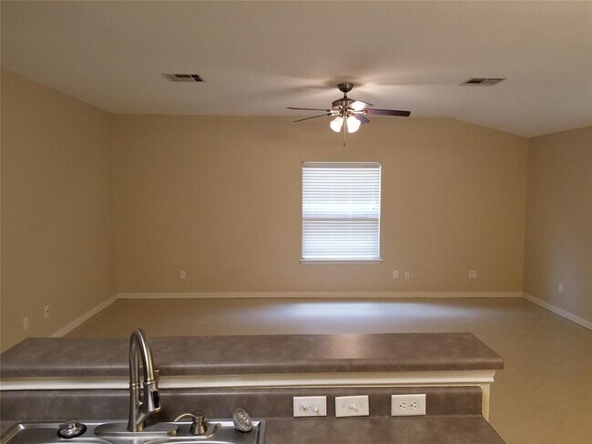 Building Photo - 3307 St Genevieve Dr
