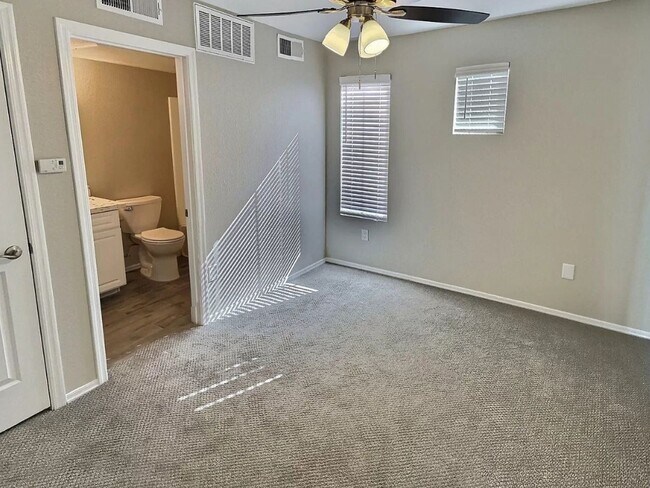 Foto del edificio - 18250 N Cave Creek Rd