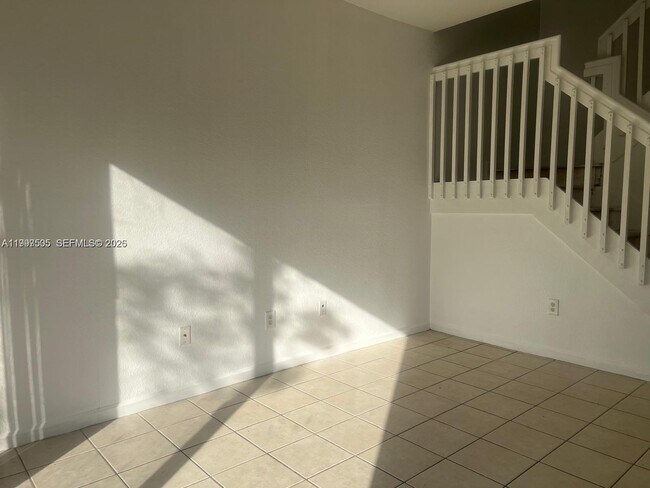 Foto del edificio - 969 Abaco Ln