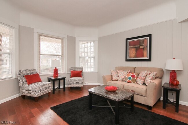 Foto del edificio - 1431 Rosewood Ave