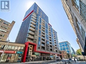 Building Photo - 435 Richmond St W