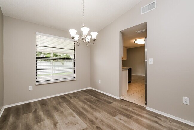 Building Photo - 5820 Silvermoon Ave