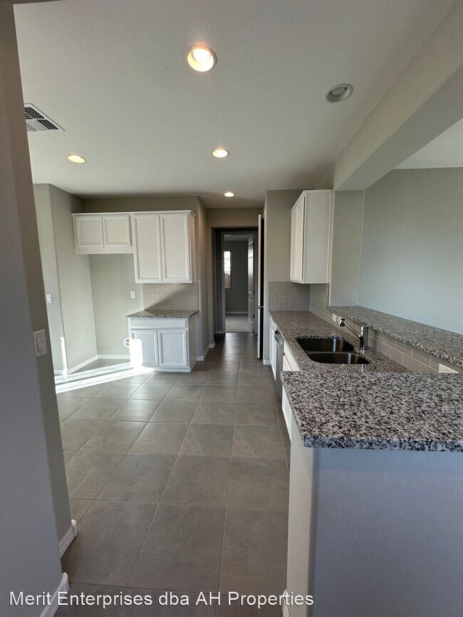 Foto del edificio - 3 br, 2 bath House - 6734 W MILADA DRIVE