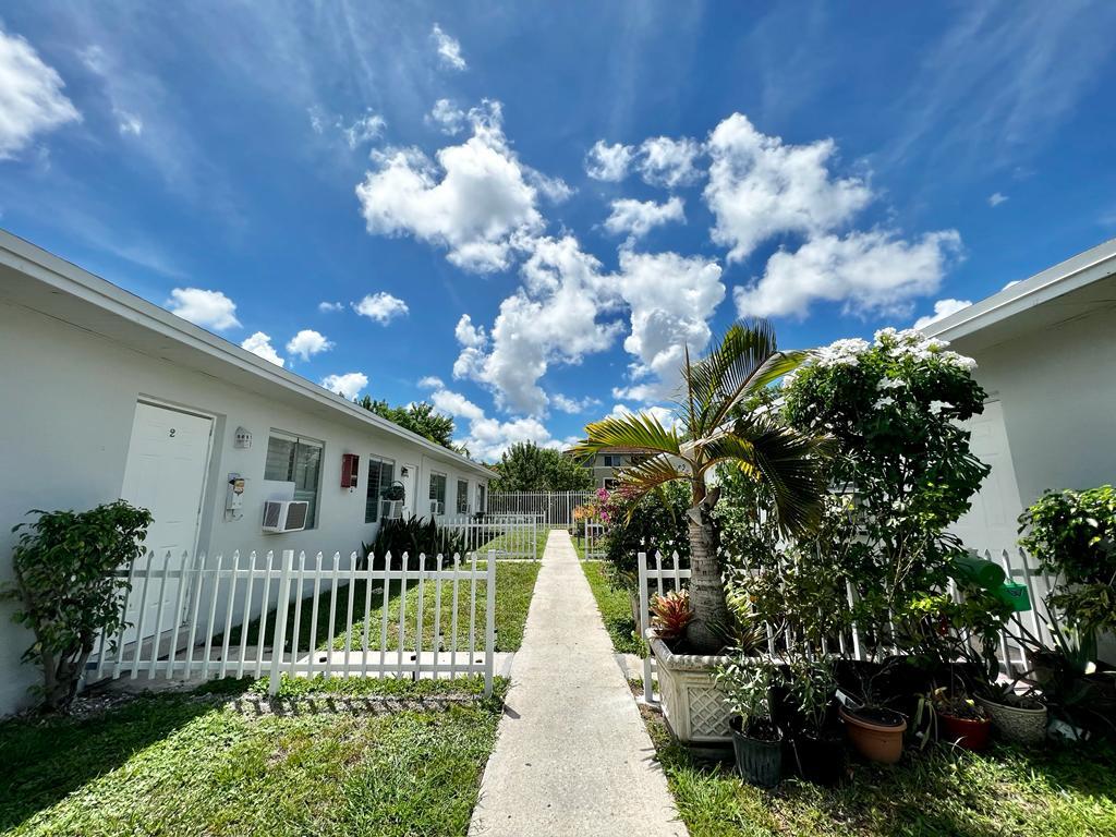 Foto del edificio - 813 Nw 7th St