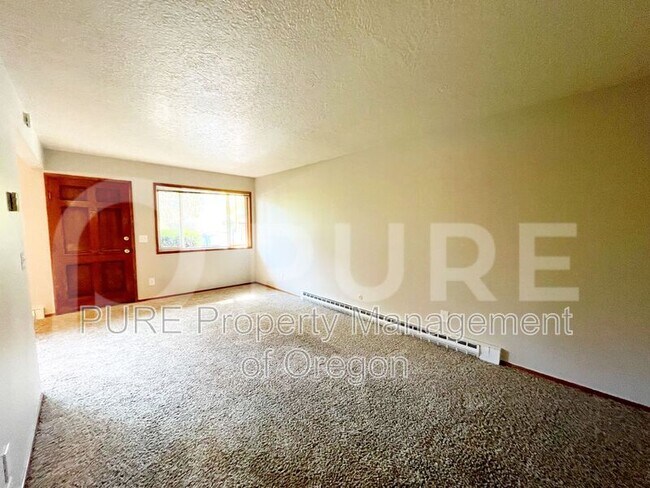 Building Photo - 1125 SE 27th Ave