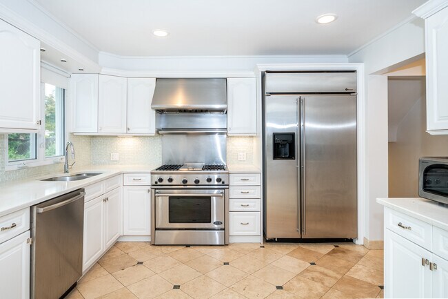 Foto del edificio - 14 Dimsdale Dr