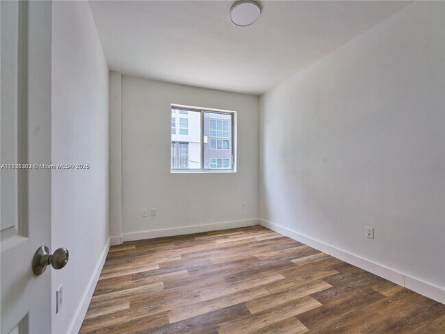 Foto del edificio - 6211 NW 7th Ave