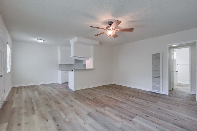 Interior Photo - 920 Enterprise Ave