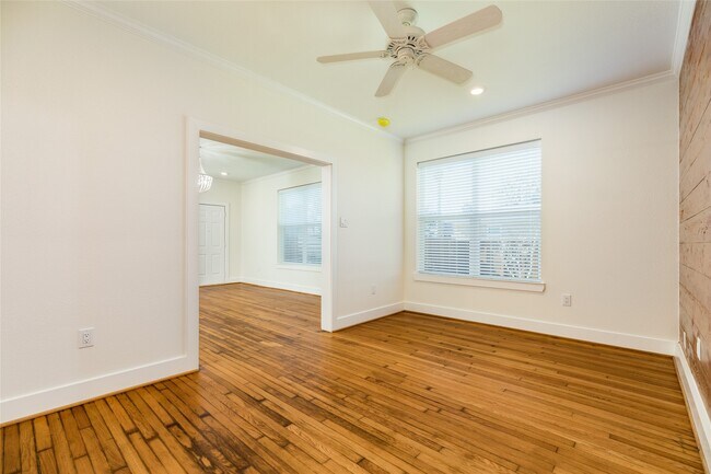 Building Photo - 2516 Avenue K
