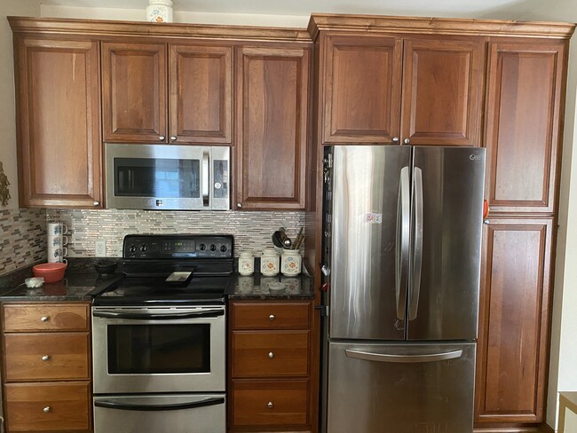 Kitchen - 1801 Norhardt Dr