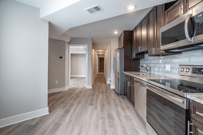Photo - 421 N 39th St Apartment