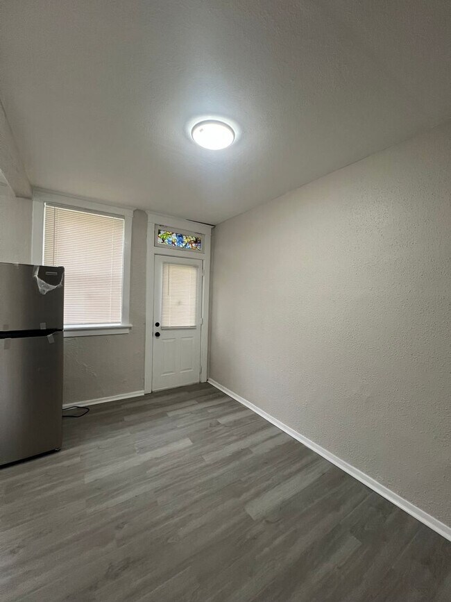 Foto del edificio - 5335 Bancroft Ave