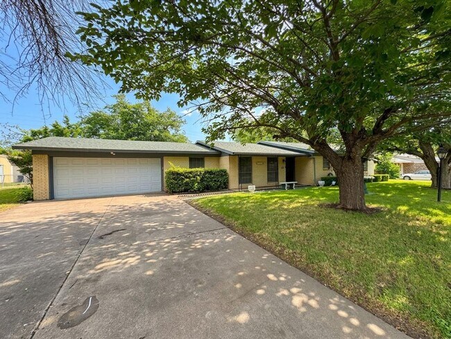 Foto del edificio - 4-Bedroom House for Rent in Killeen